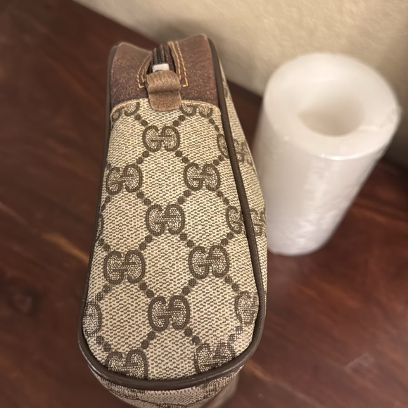 Authebtic Vintage Gucci Clutch GG